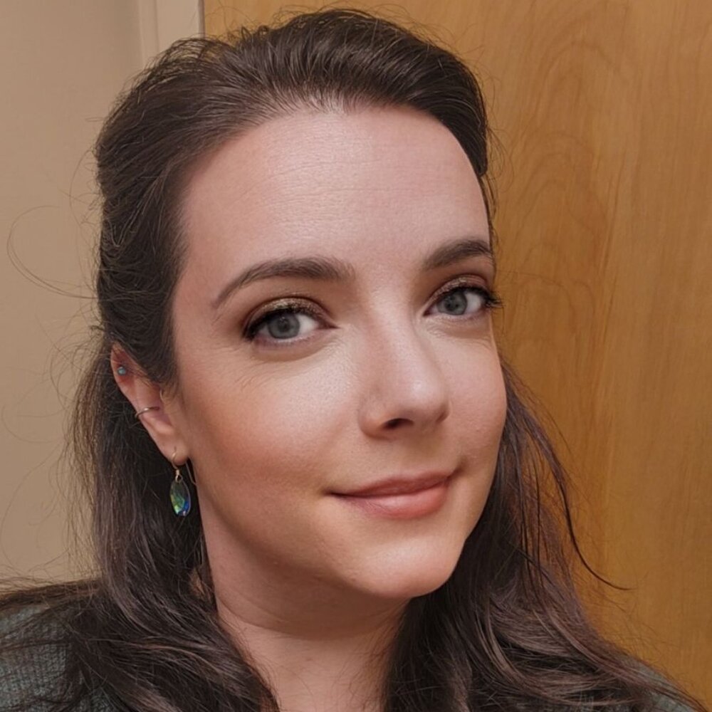 Meet your Posher, Caroline